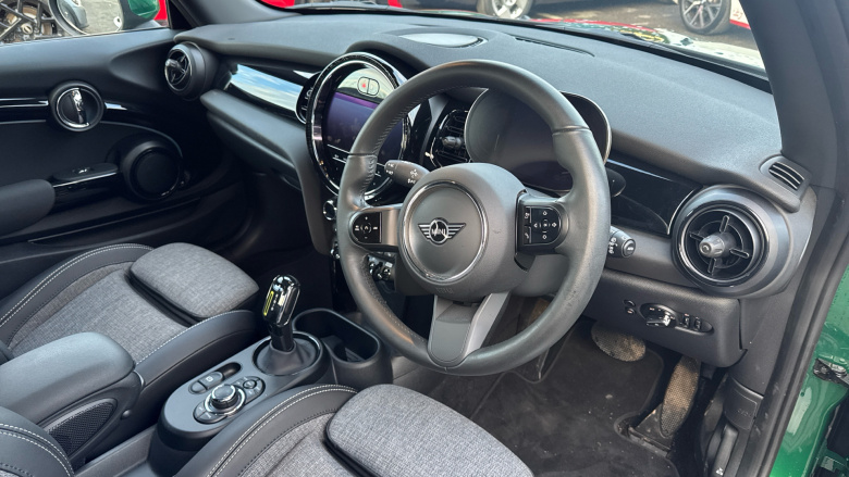 MINI Hatchback 135kW Cooper S Level 2 33kWh 3dr Auto Electric Hatchback